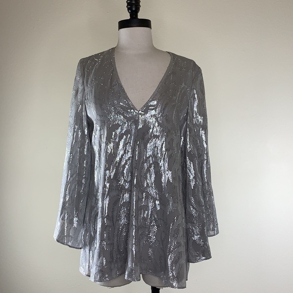 Ariel Metallic Top In Pale Steel/silver size small NWT - Picture 5 of 17